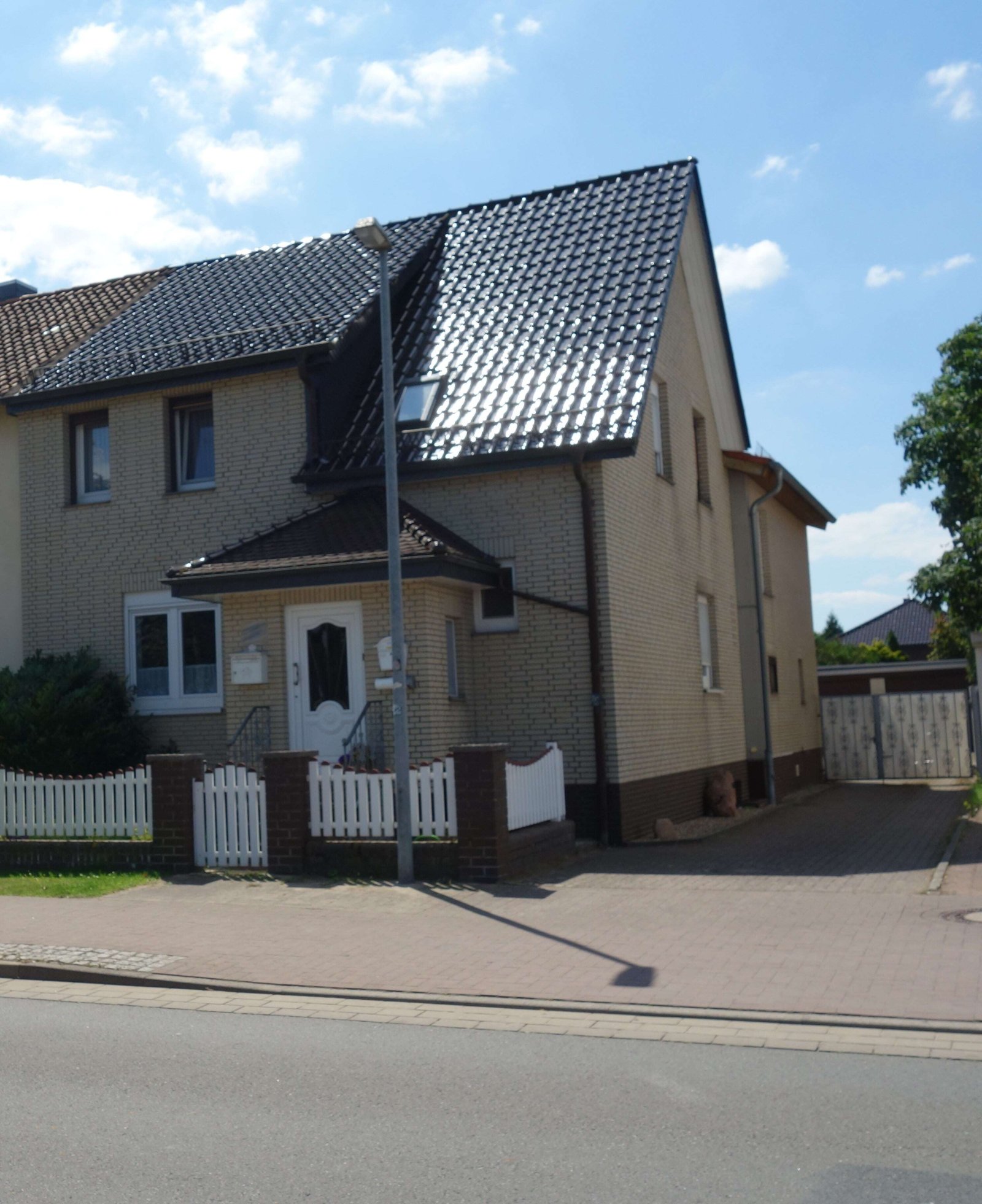 Elegante Doppelhaushälfte mit Anbau!